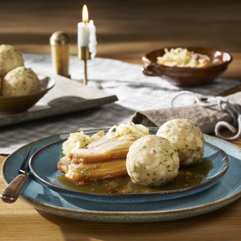 Schweinebraten mit Semmelknödel