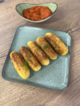Gefüllte Knödelteig-Sticks